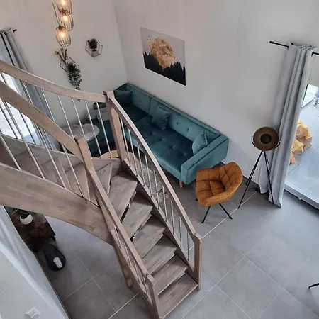 Freistehendes Mit Sauna Und Badefass