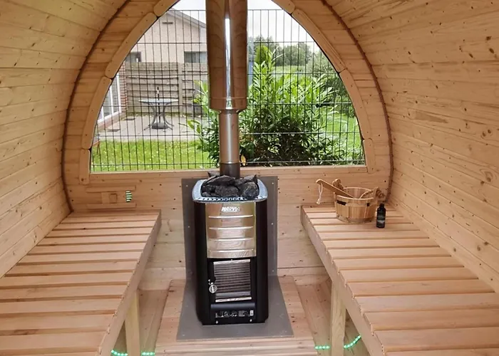 Freistehendes Mit Sauna Und Badefass Sehestedt (Lower-Saxony)
